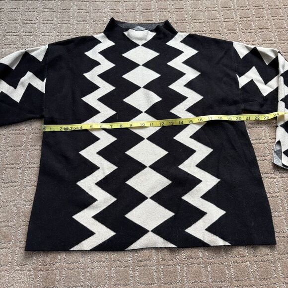 Vici Zig Zag Chevron Knit Sweater Women's S Black White Boho Funky Witchy - Picture 6 of 8